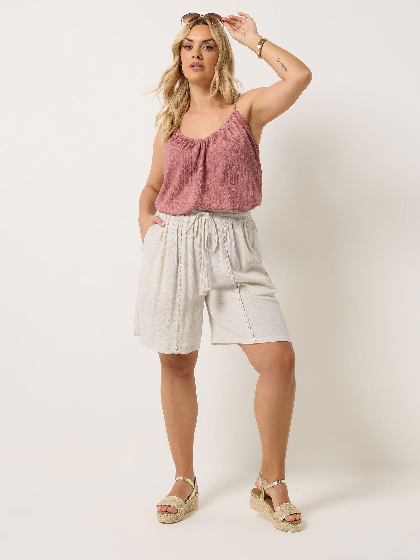 yours-curve-scallop-front-trim-shortsback