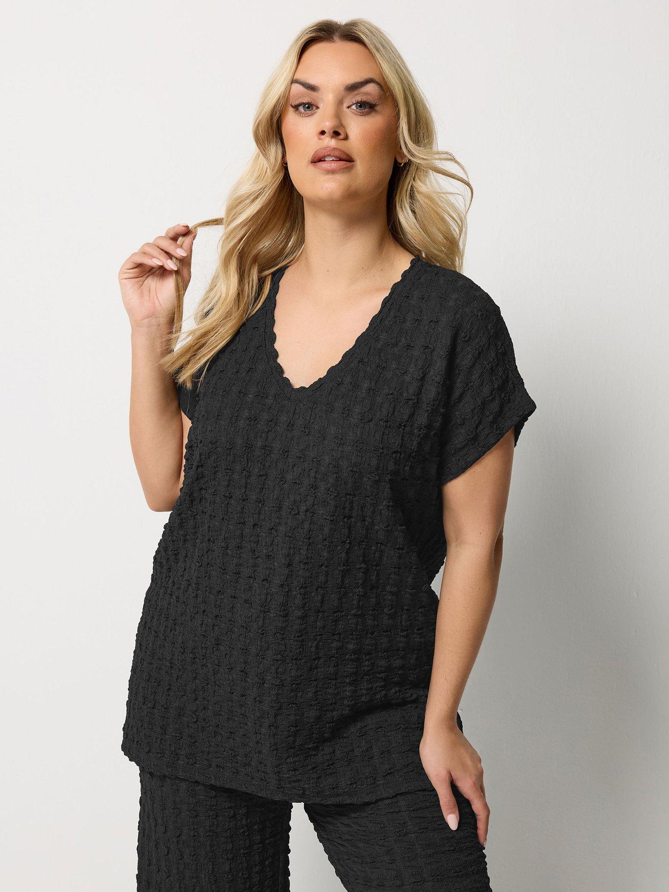 Image 3 of 4 of Yours Curve Bubble Top &amp; Trouser Set - Black