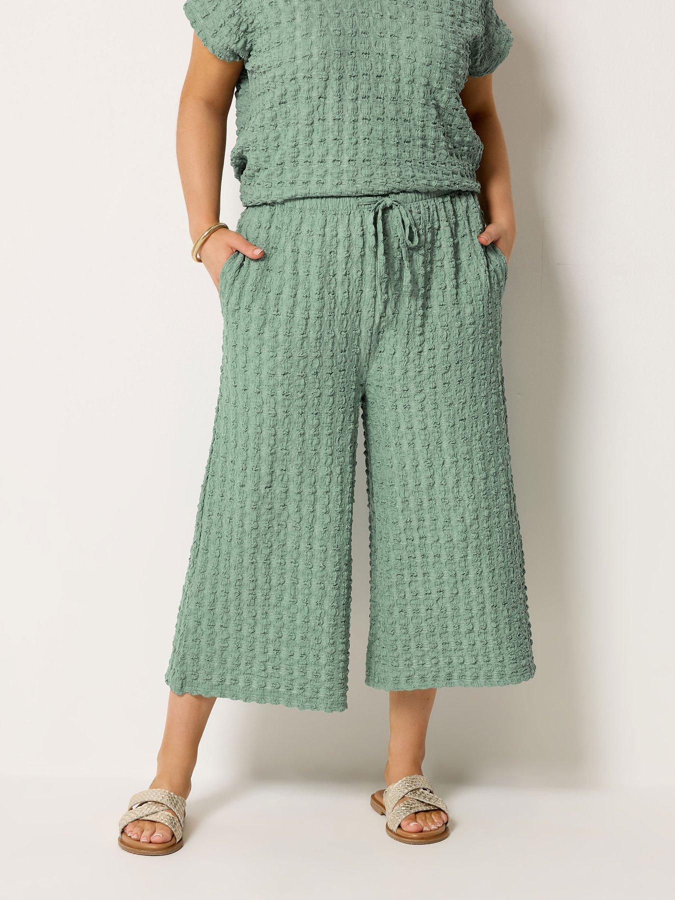 Yours Curve Bubble Textured Crops Co-Ord - Green