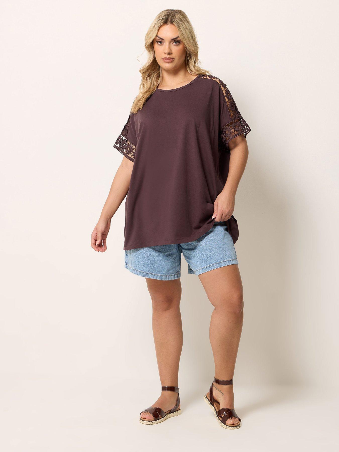 Image 3 of 5 of Yours Curve Boxy Crochet T-Shirt - Brown