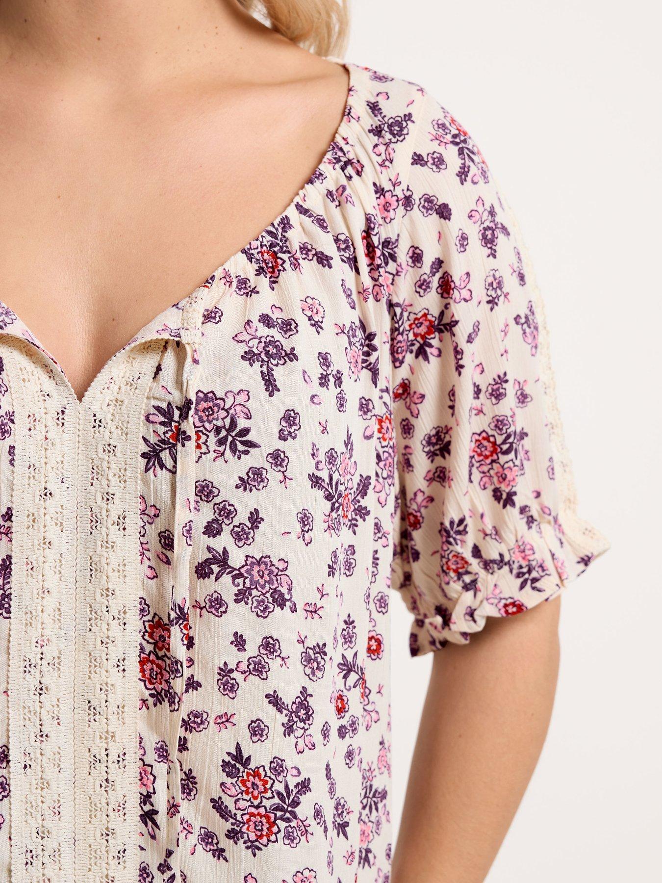yours-curve-ditsy-floral-top-creamoutfit