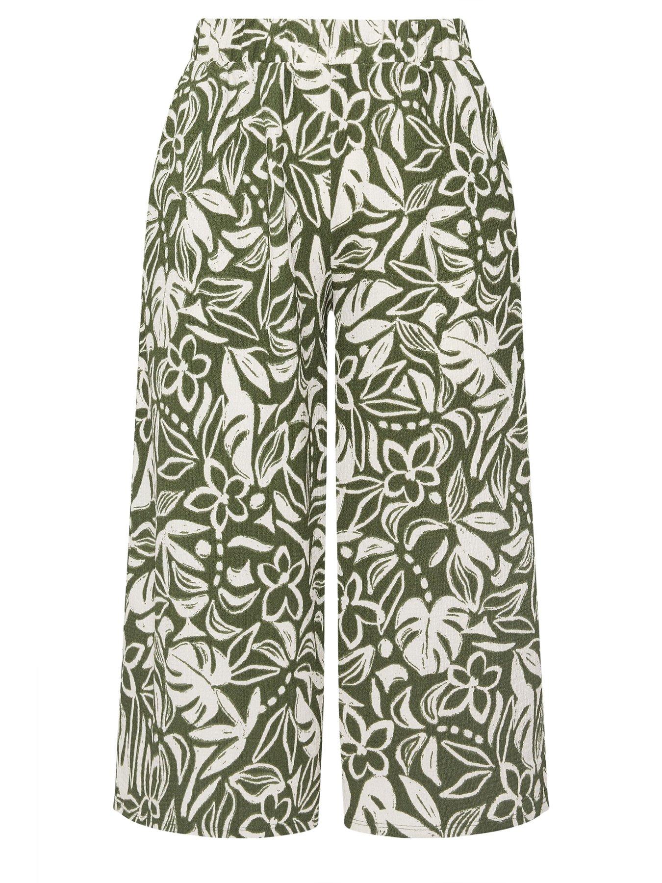 Image 5 of 5 of Yours Curve Leaf Print Jersey Culotte