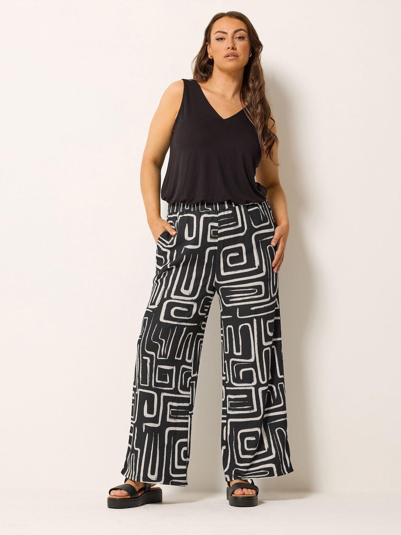 Image 3 of 5 of Yours Curve Crinkle Wide Leg Co Ord - Black