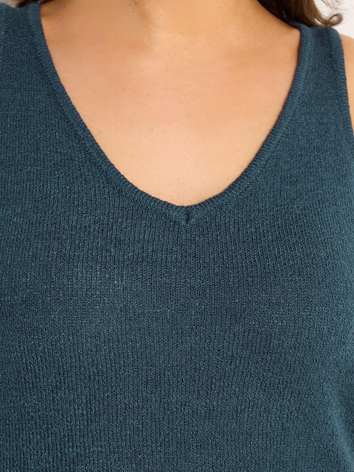 Image 4 of 5 of Yours Curve Smiling Yarn Vest - Blue