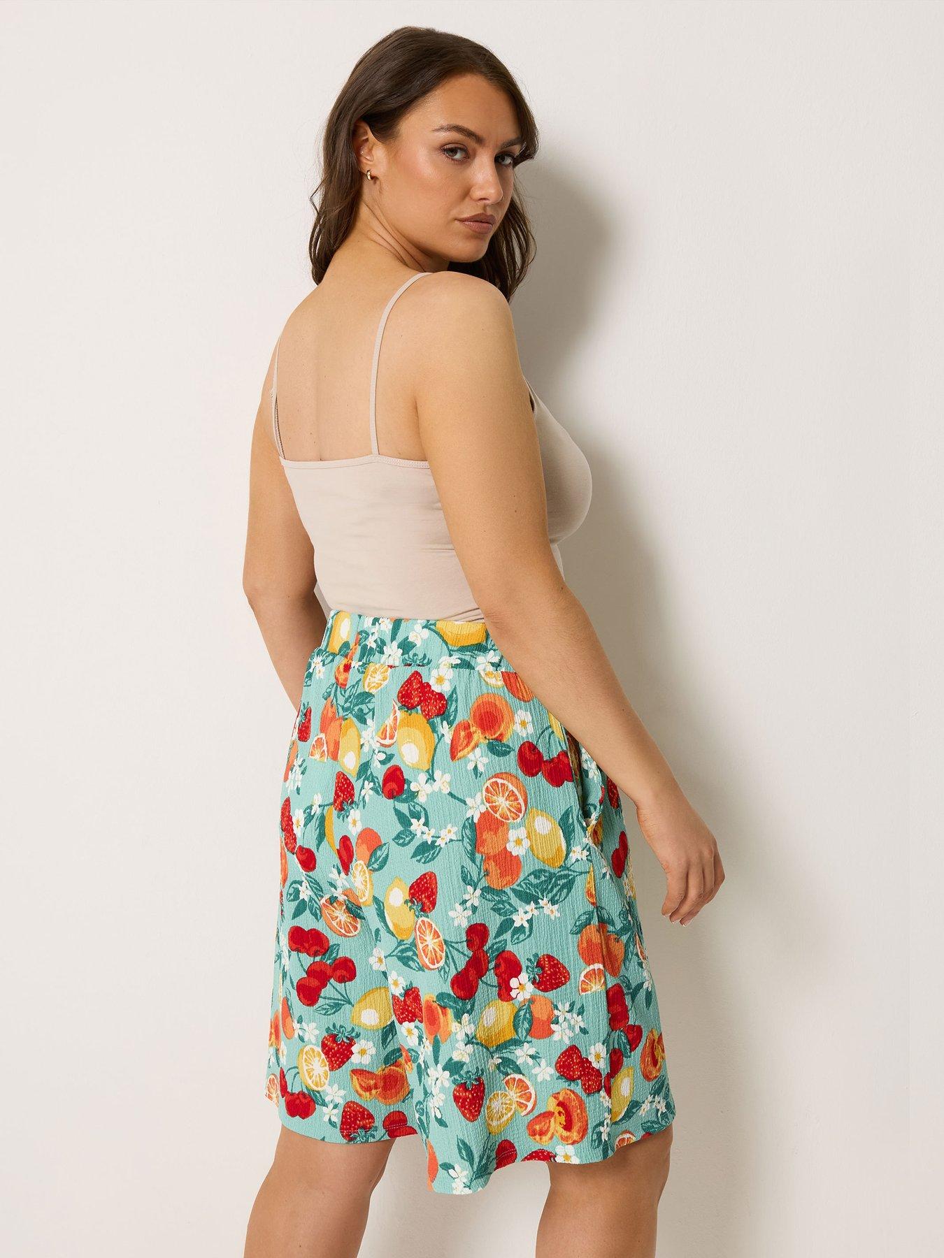 yours-curve-pull-on-jersey-shorts-greenstillFront