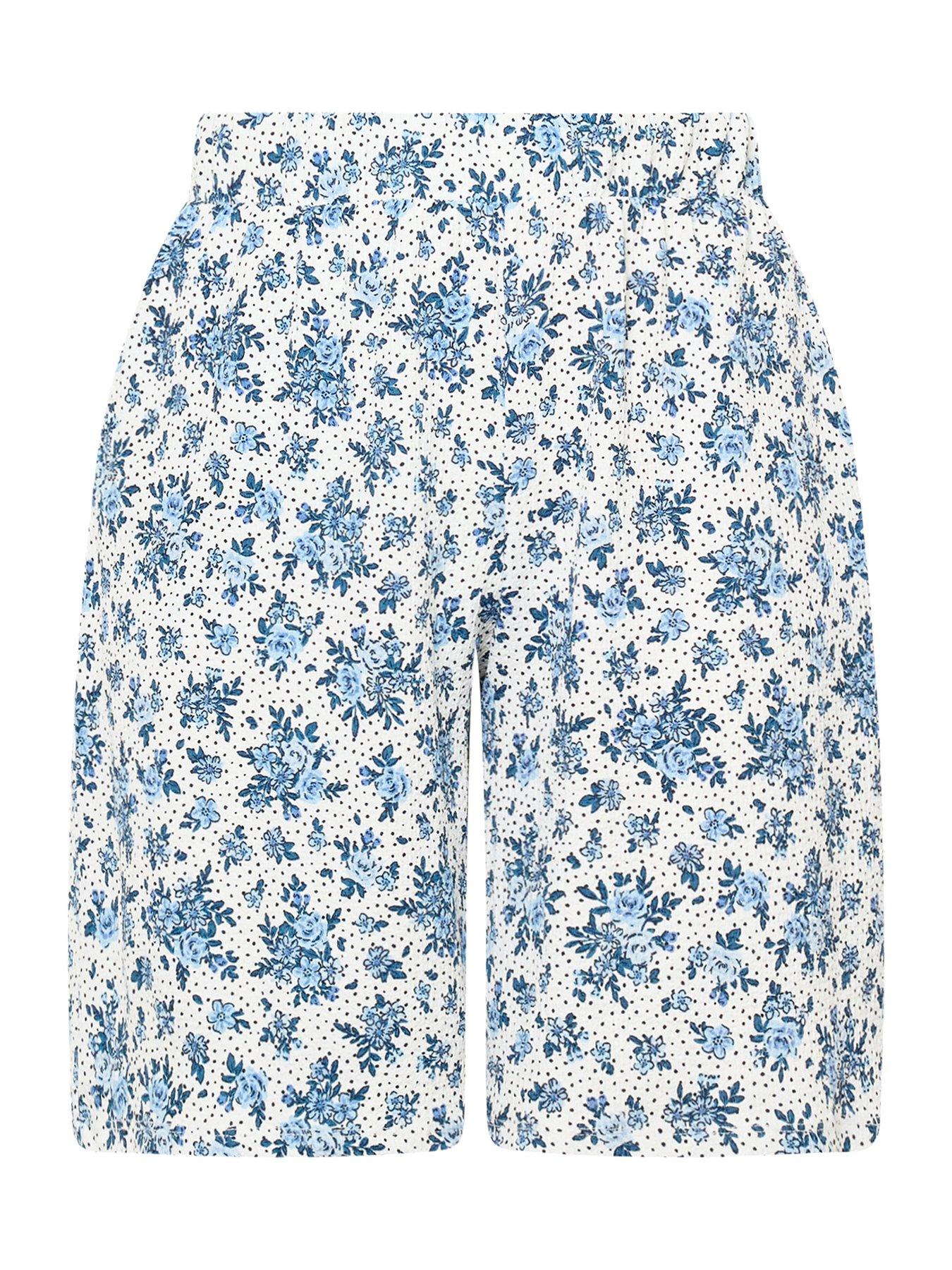 Image 5 of 5 of Yours Curve Pull On Jersey Ditsy Print Shorts
