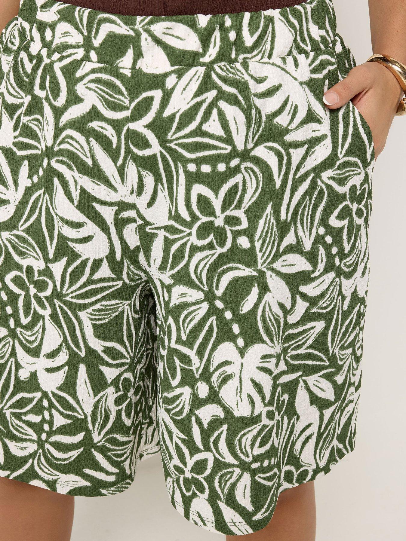 Image 4 of 5 of Yours Curve Pull On Jersey Leaf Print Shorts