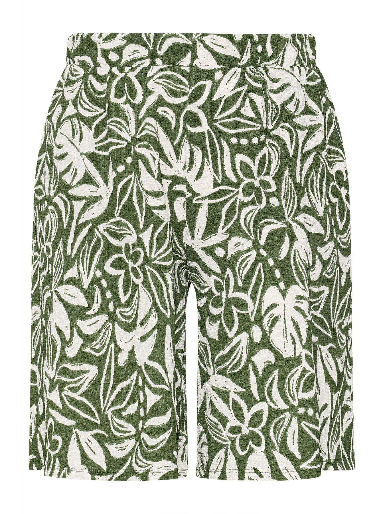 Image 5 of 5 of Yours Curve Pull On Jersey Leaf Print Shorts