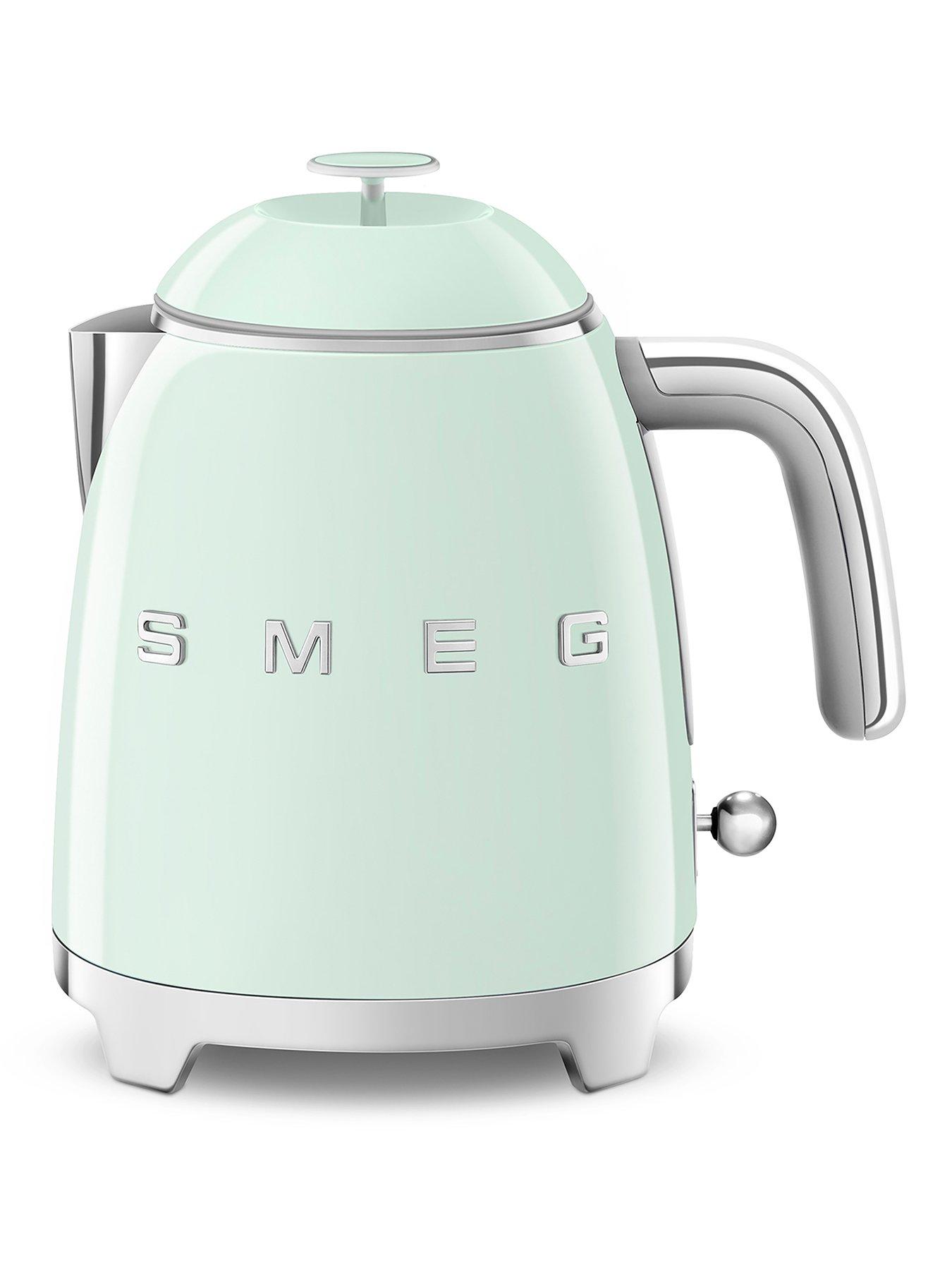smeg-retro-kettle-anti-slip-08l-auto-shut-off-pastel-green