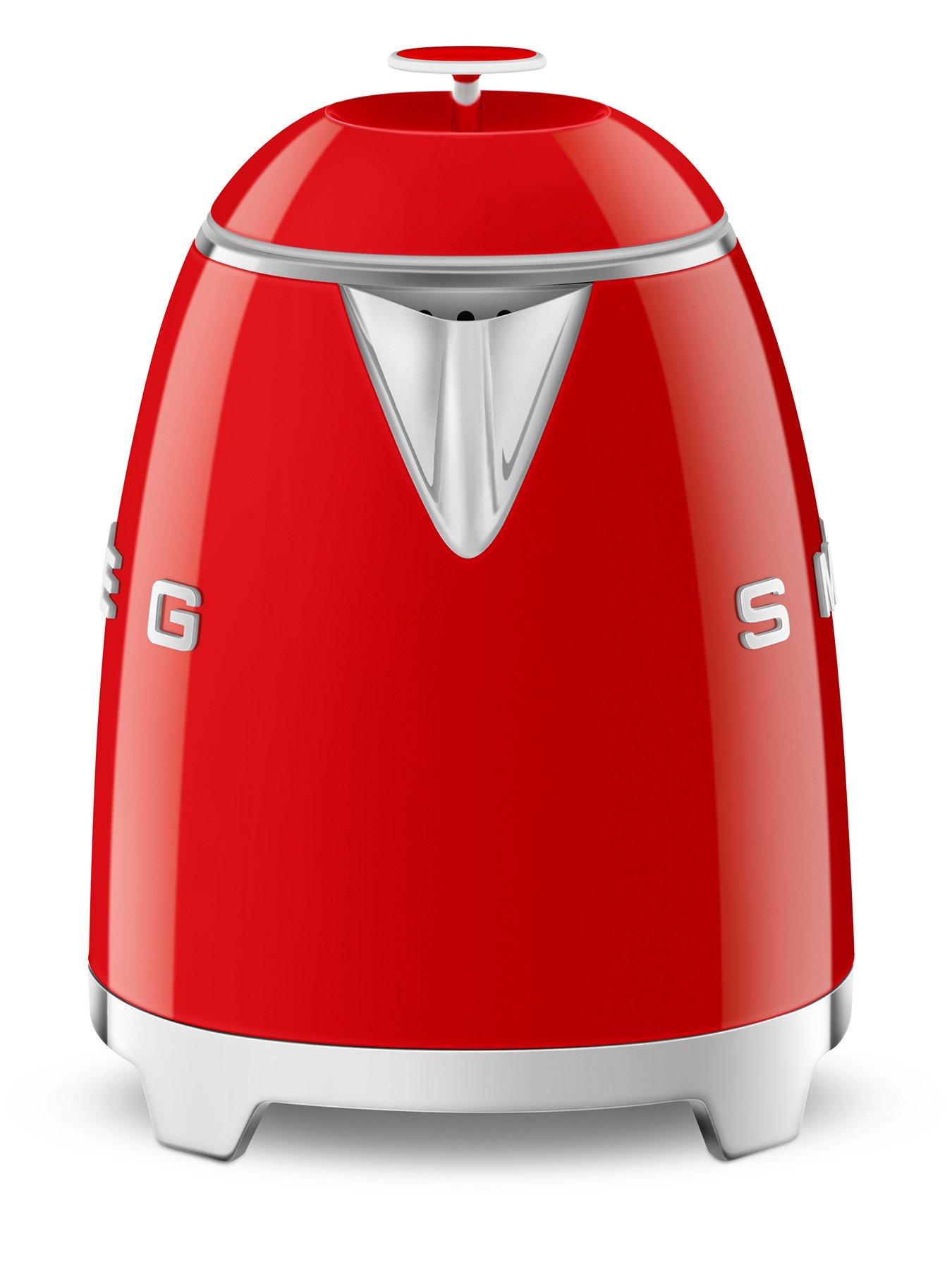 smeg-retro-kettle-anti-slip-08l-auto-shut-off-redstillFront