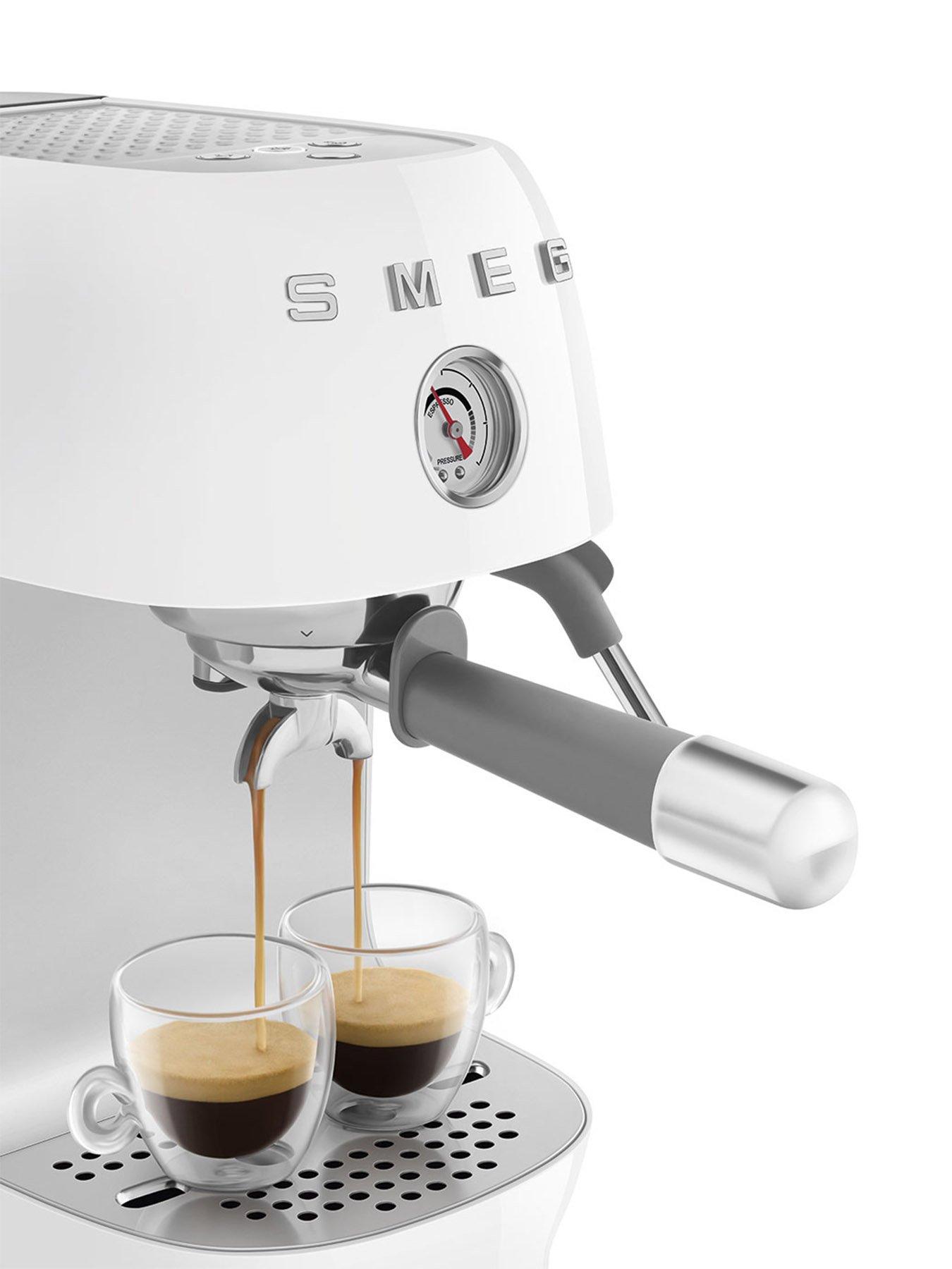 smeg-espresso-coffee-machine-with-cold-brew-function-whiteoutfit