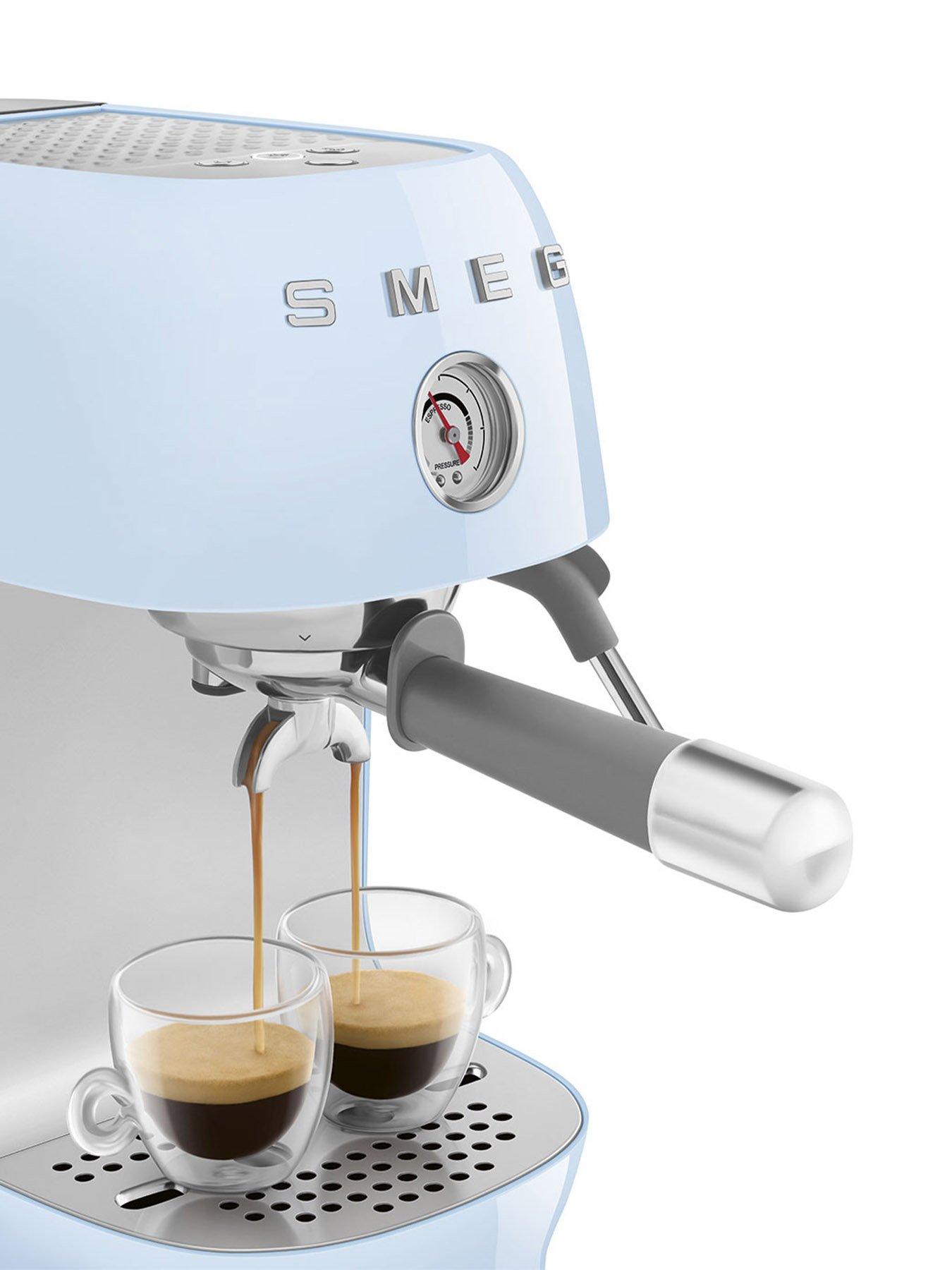 smeg-espresso-coffee-machine-with-cold-brew-function-blueoutfit