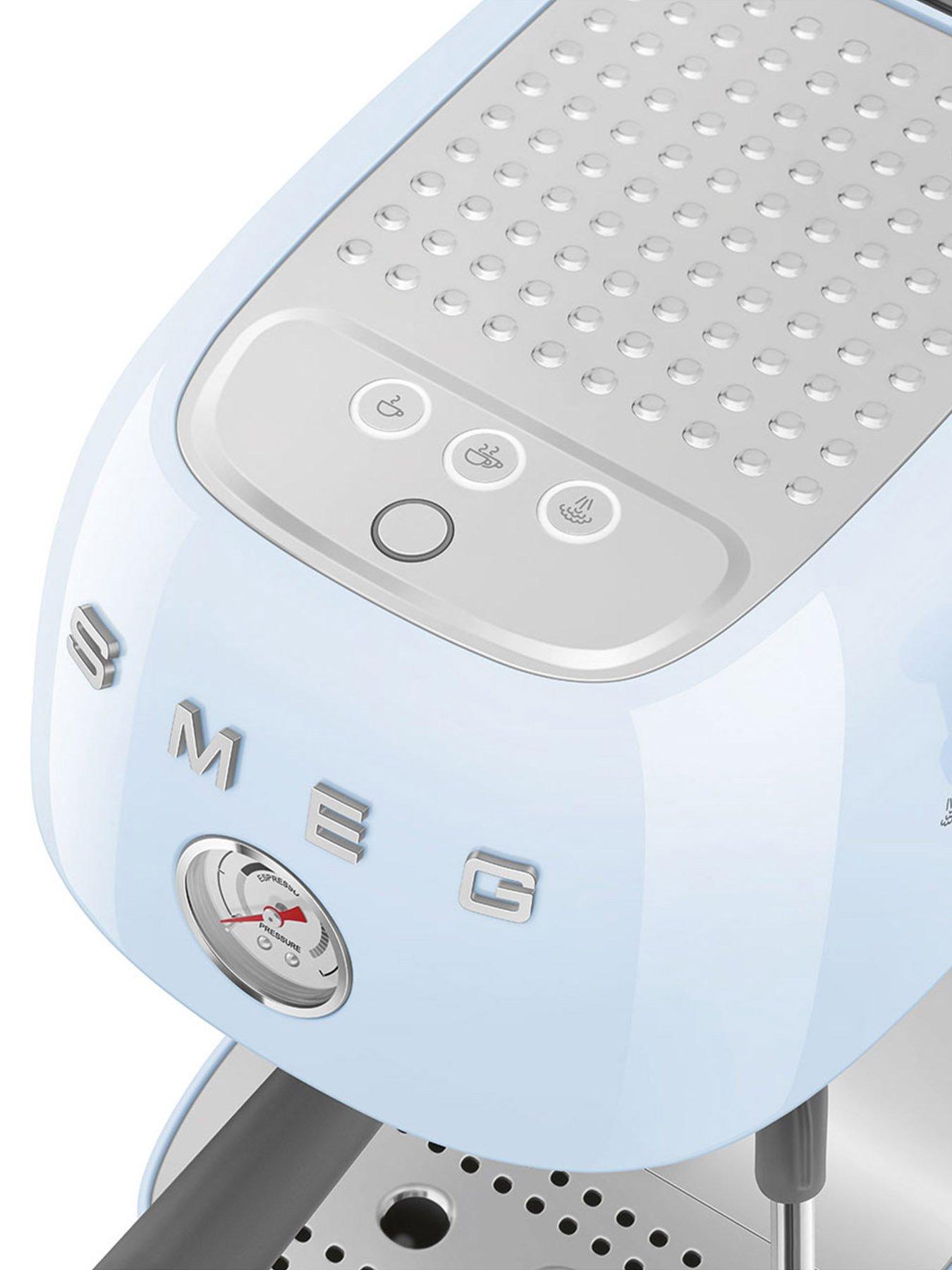 smeg-espresso-coffee-machine-with-cold-brew-function-bluedetail