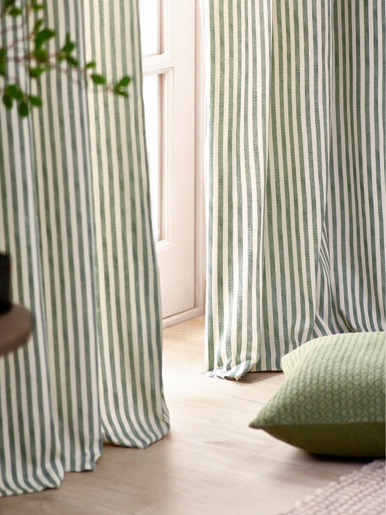 Image 5 of 7 of Yard Hebden Blackout Pencil Pleat Forest