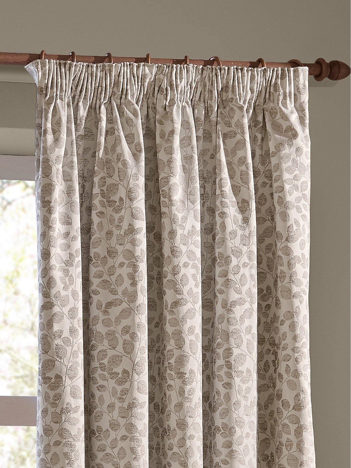 wylder-grace-leaf-pencil-pleat-curtainsoutfit