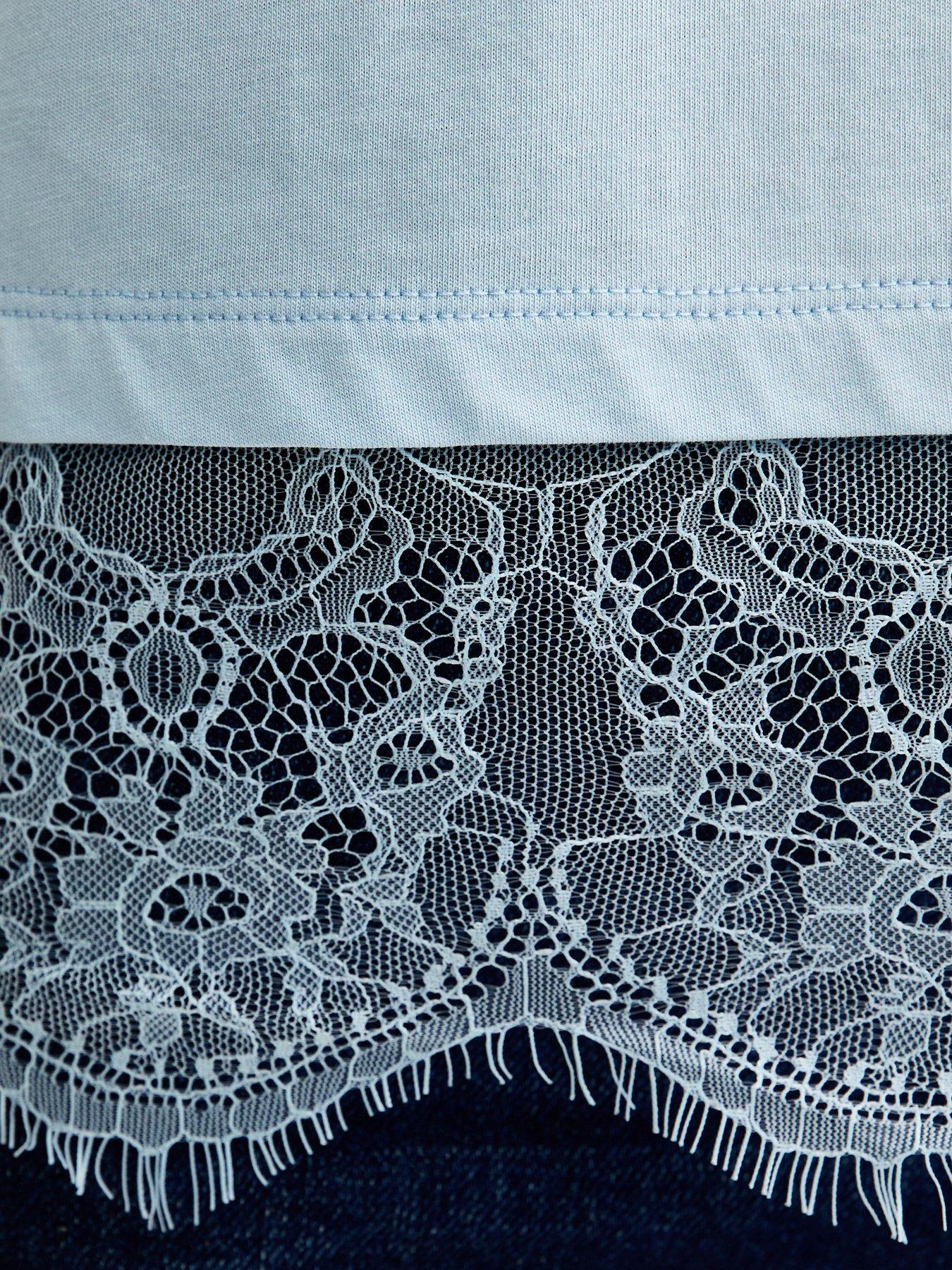 new-look-lace-hem-boxy-t-shirt-light-bluedetail