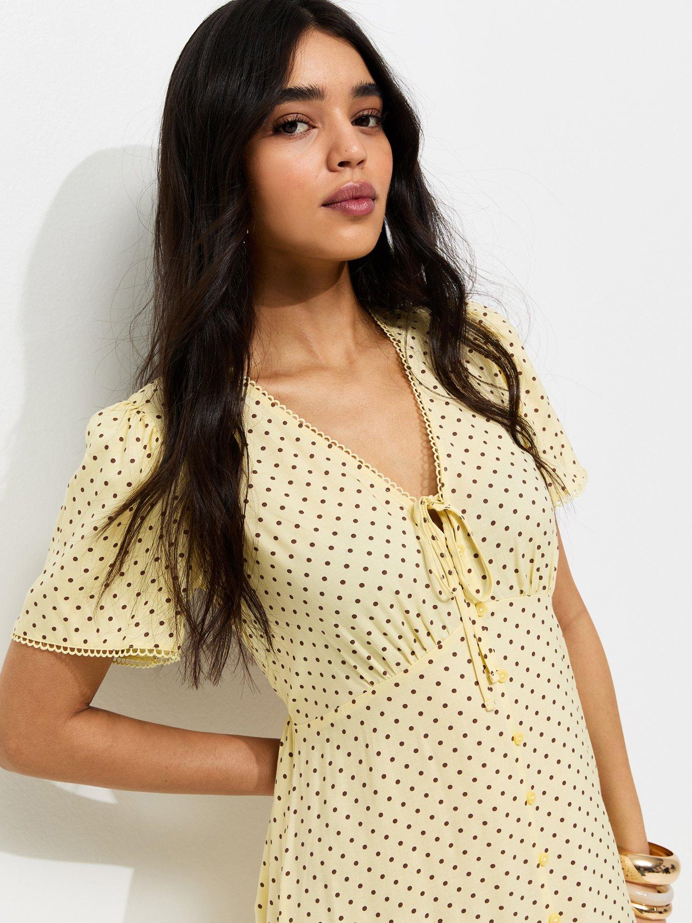 Image 4 of 5 of New Look Light Yellow Button Through Tea Midi Dress