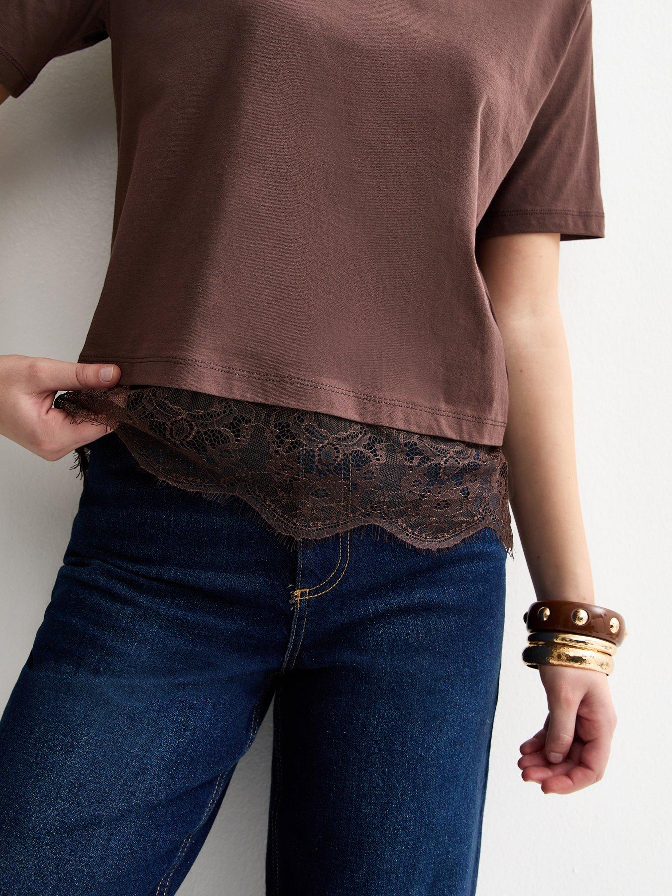 new-look-lace-hem-boxy-t-shirt-brownoutfit