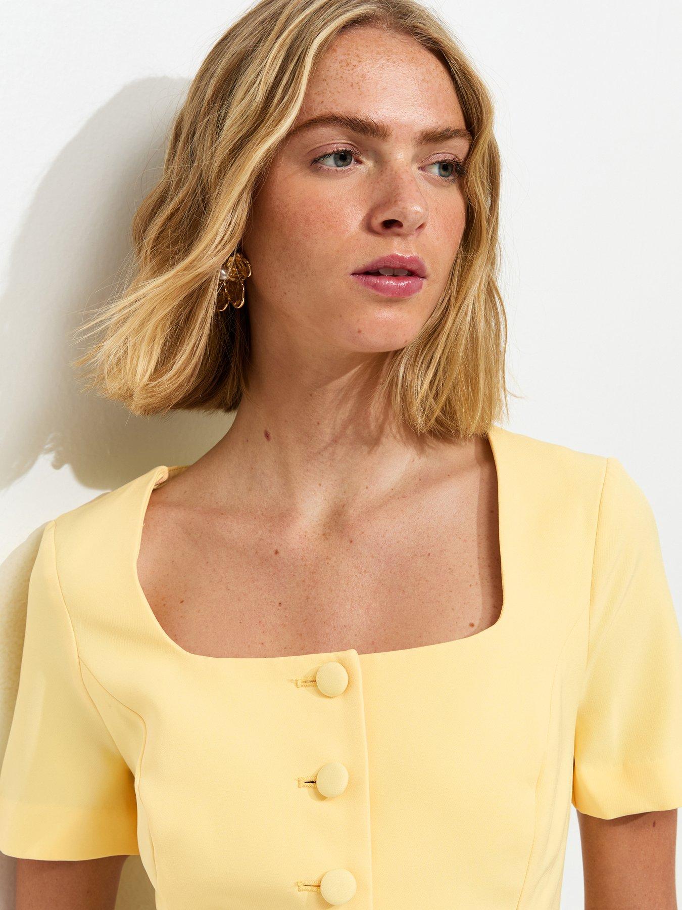 Image 4 of 5 of New Look Square Neck Short Sleeve Blazer - Light Yellow
