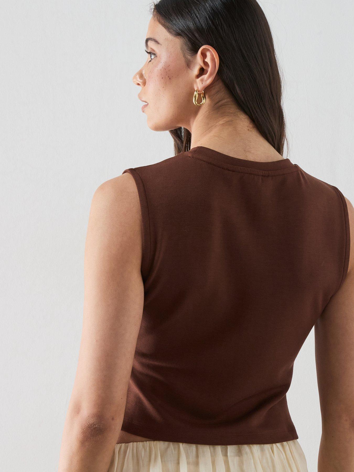 allsaints-nella-tankstillFront
