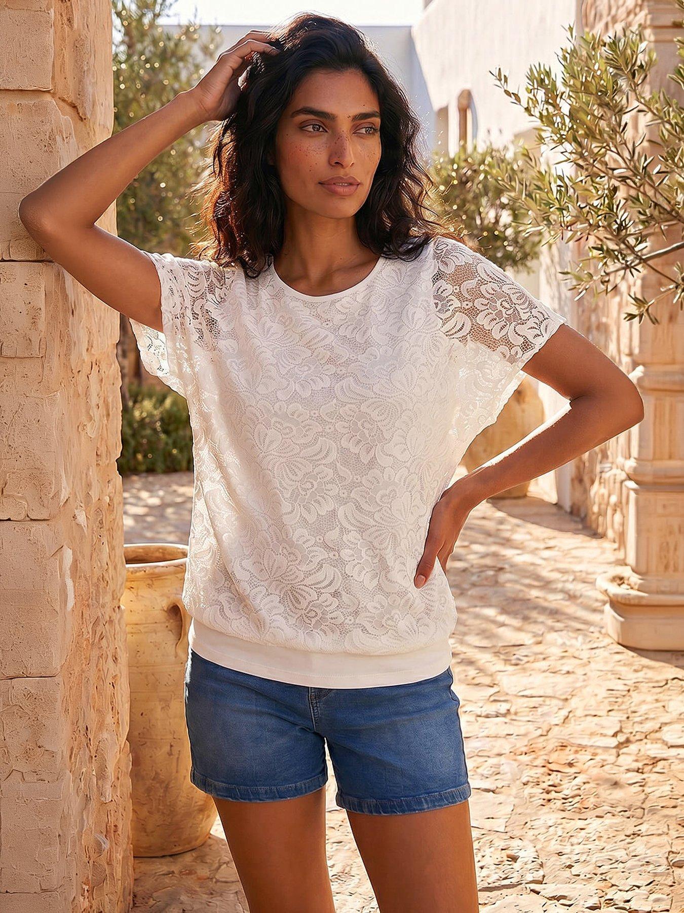 Roman Lace Stretch Banded Hem Top