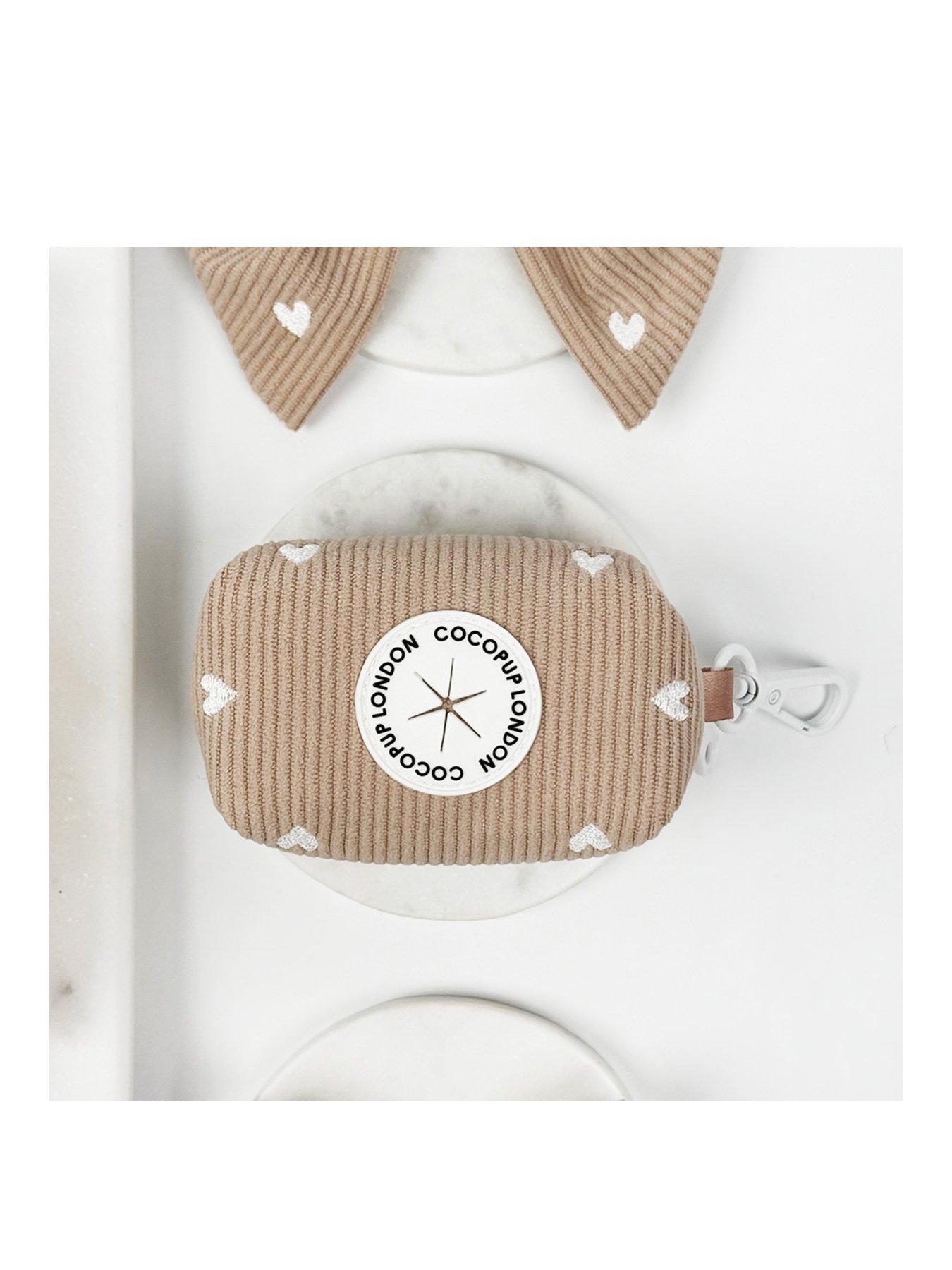 cocopup-chai-hearts-poopbagholderfront