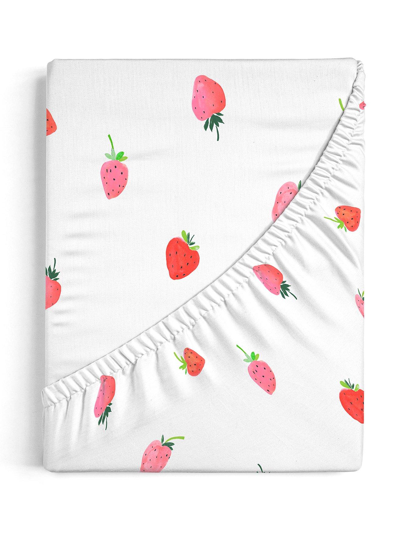 copenhagen-home-sweet-strawberries-fitted-sheetstillFront