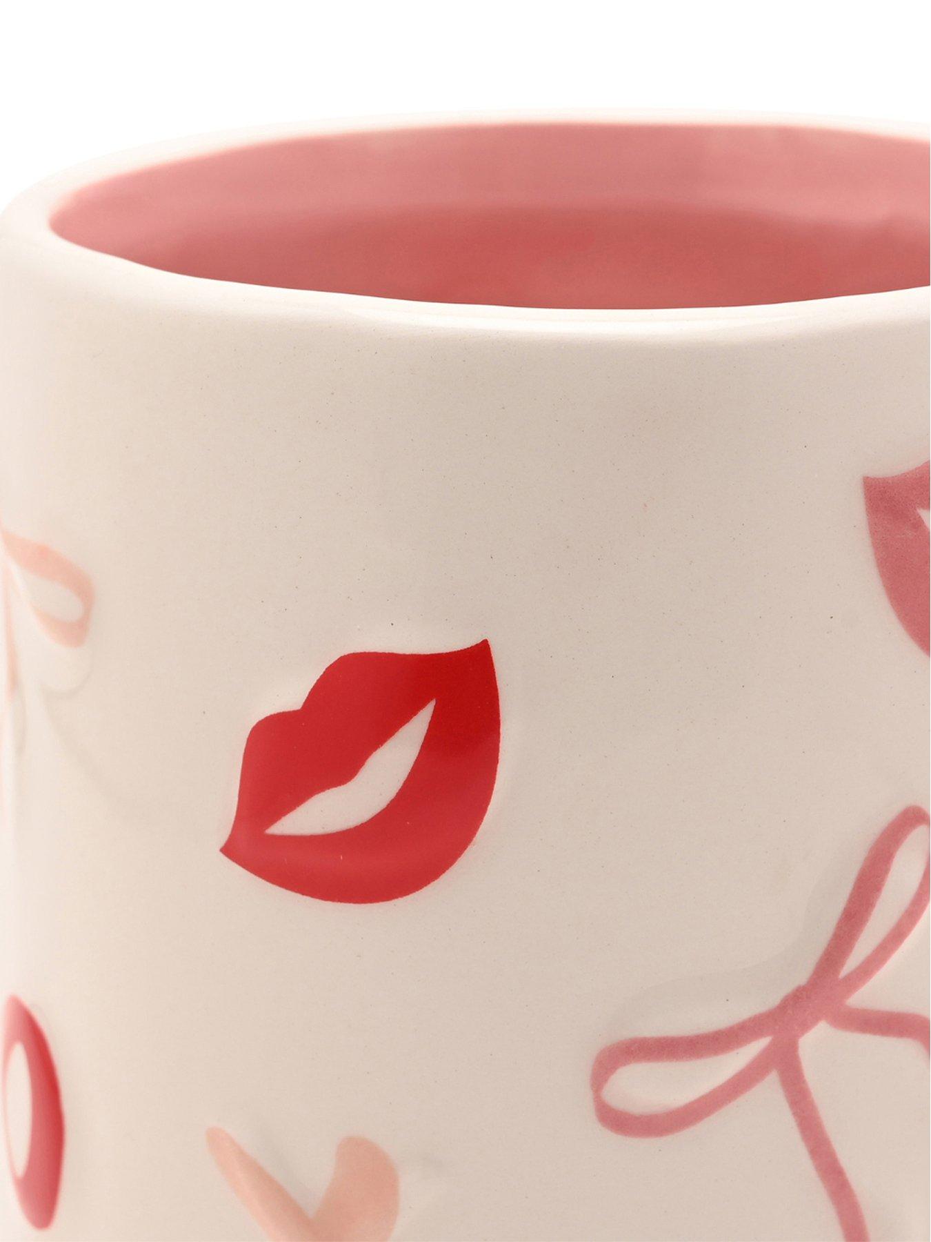 the-feel-good-club-cowboy-boot-bow-mugdetail