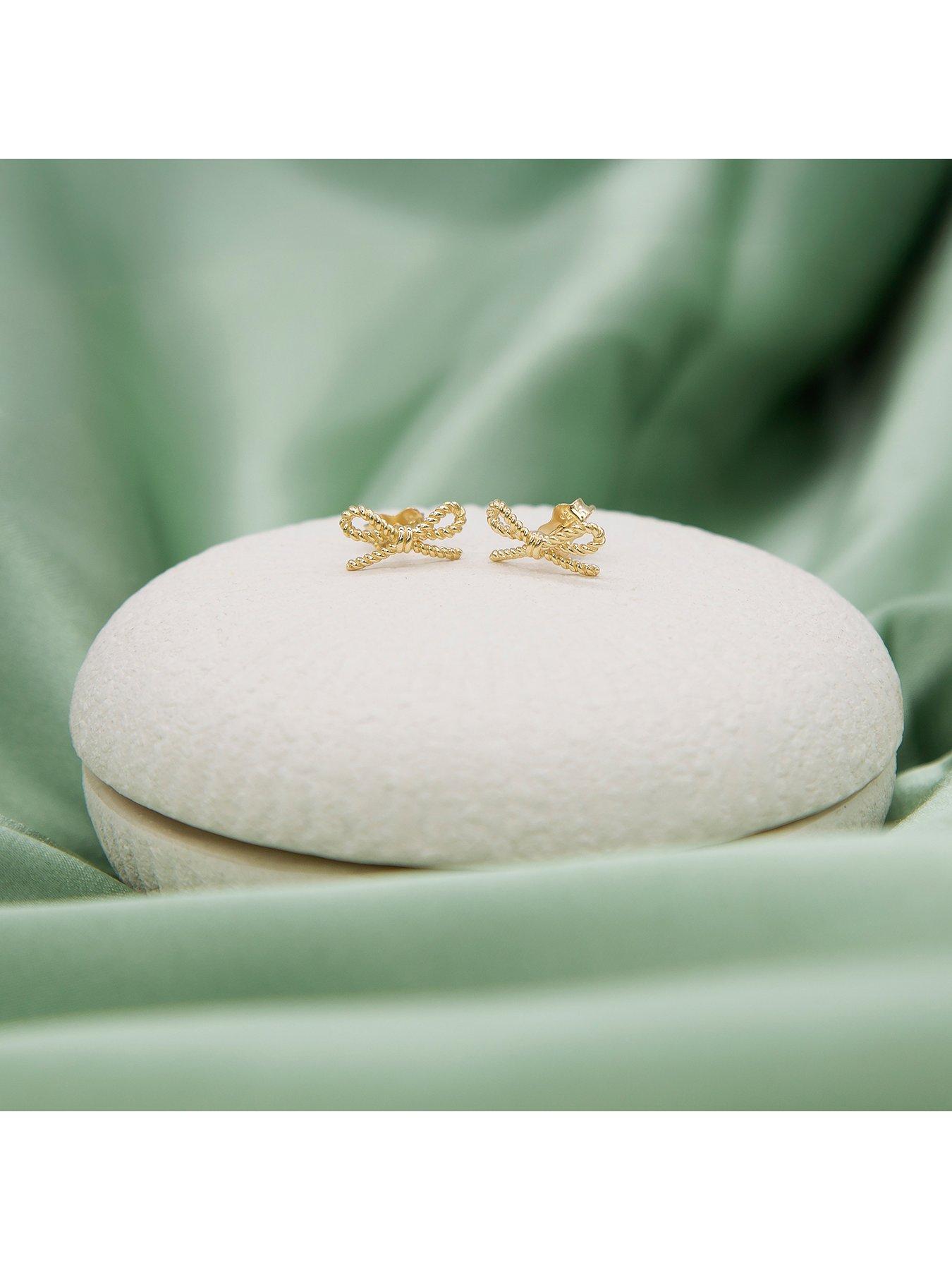 the-love-collection-9ct-yellow-gold-twisted-bow-stud-earringsdetail
