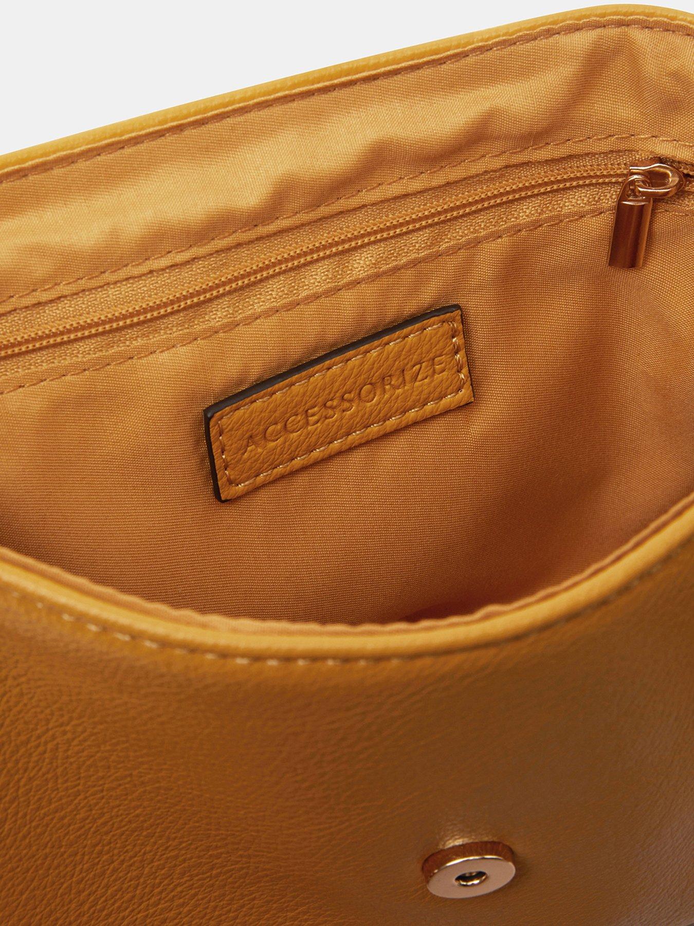 accessorize-sun-faux-leather-crossbody-bagoutfit