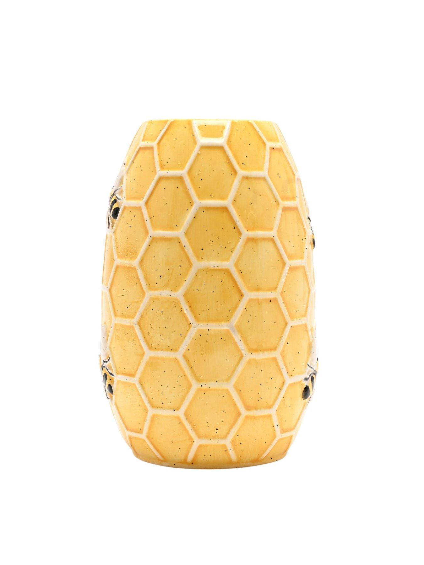 hestia-hestia-bee-hive-vaseoutfit