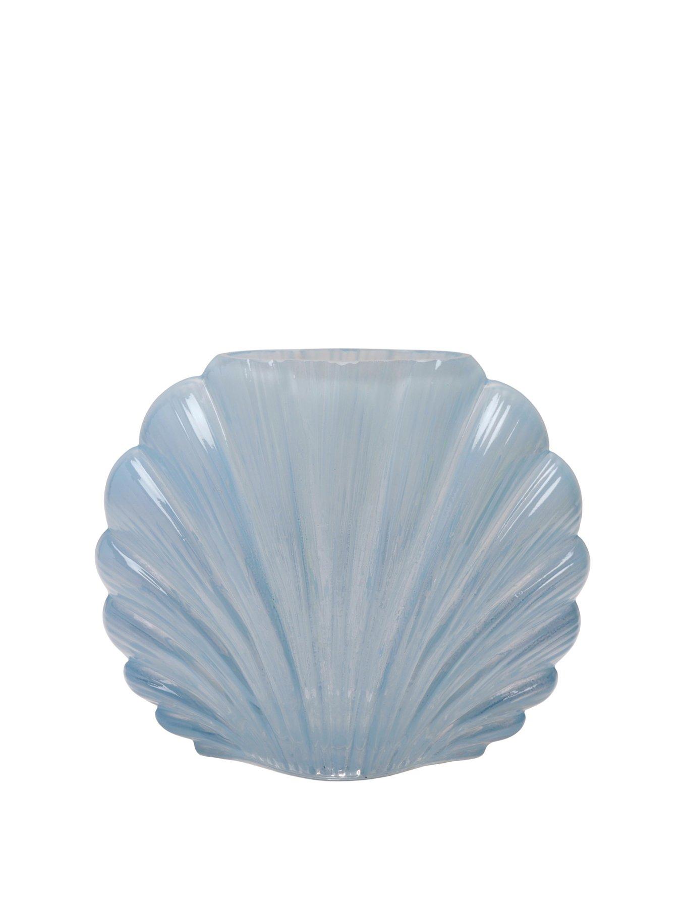 hestia-hestia-blue-shell-shaped-glass-vasefront