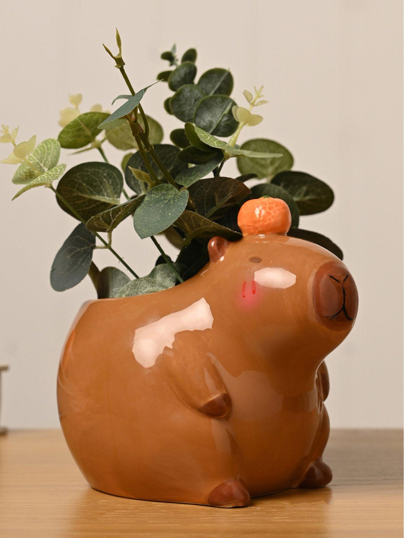 hestia-the-feel-good-club-capybara-plant-pot-mediumfront