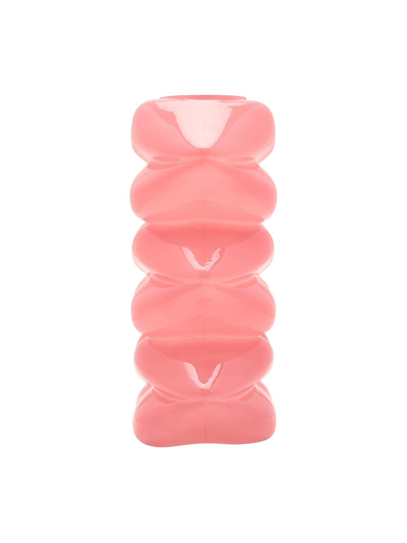 hestia-the-feel-good-club-glass-lip-stack-vasedetail