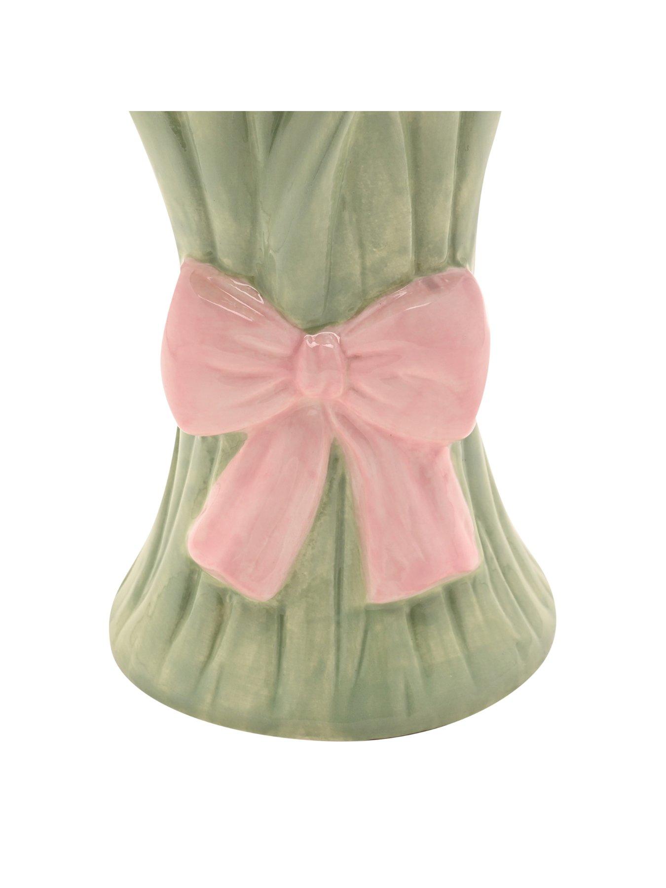 hestia-hestia-tulip-bunch-vaseoutfit