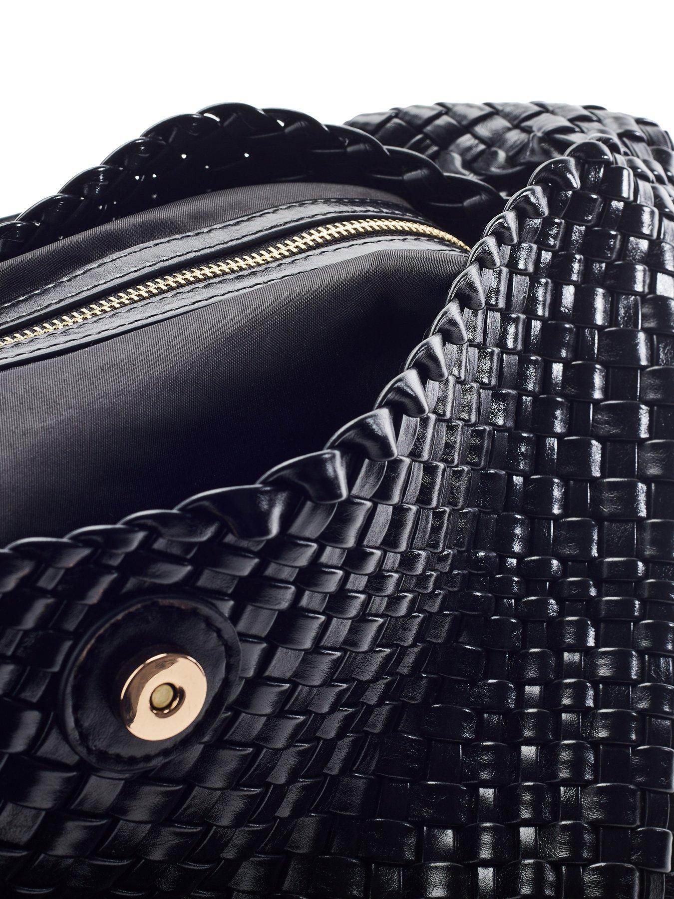 moda-in-pelle-large-woven-shoulder-bagdetail