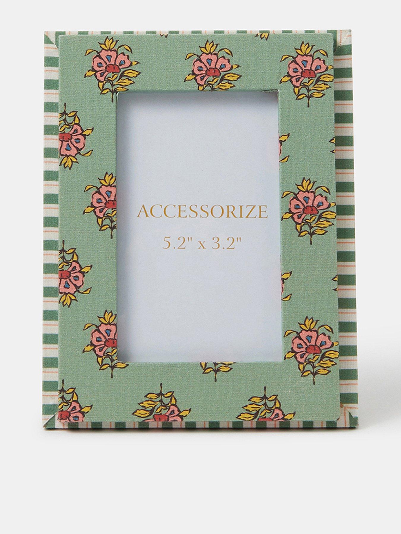 accessorize-floral-block-print-photo-frame-52-x-32front