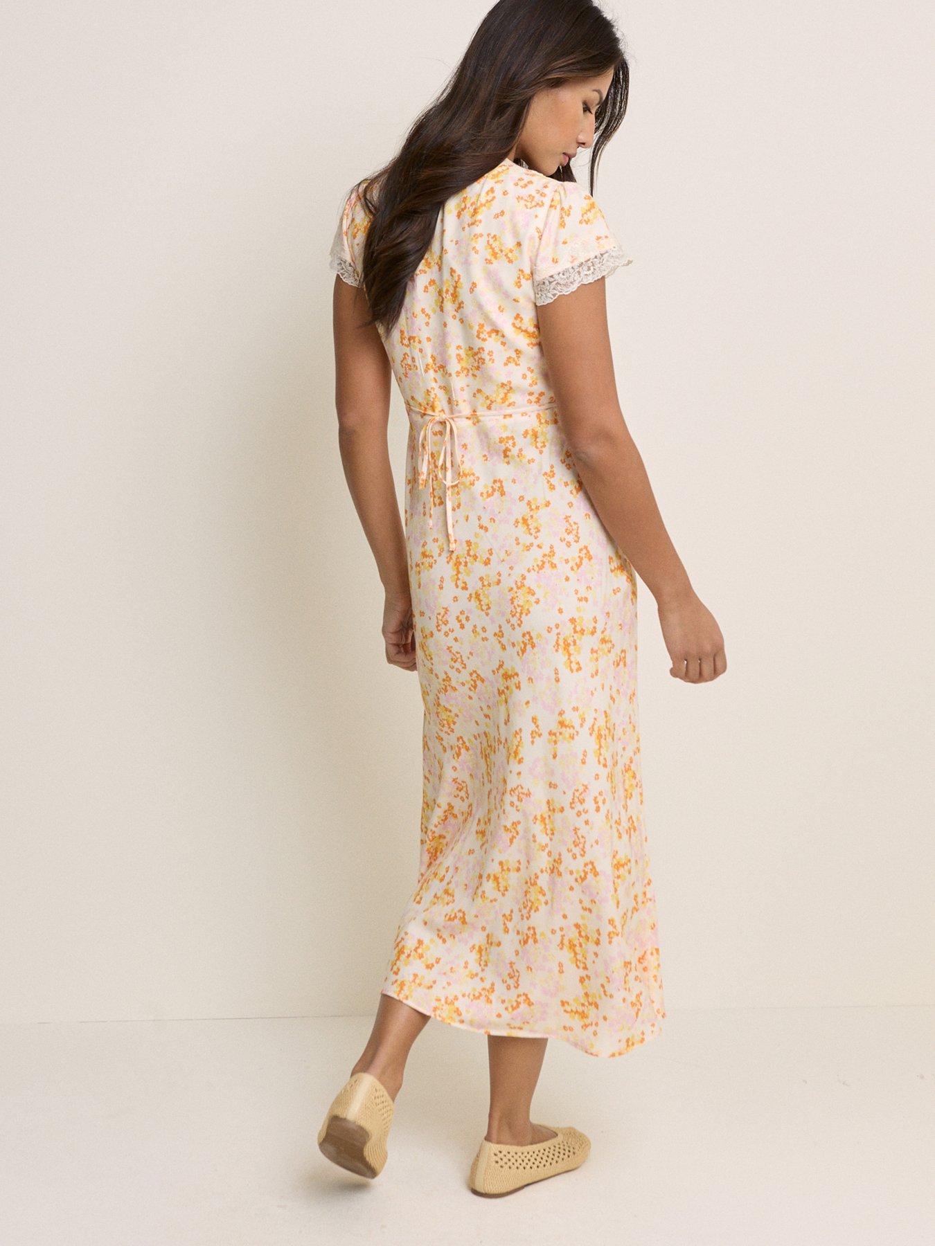 Image 2 of 5 of Nobodys Child Aida Midi Short Sleeve Dress - White
