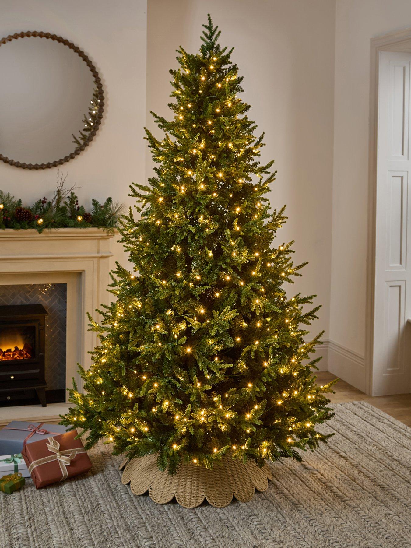 The Very Collection 6Ft Wonderland Pre Lit Tree With Memory Wire And Easy Light Function