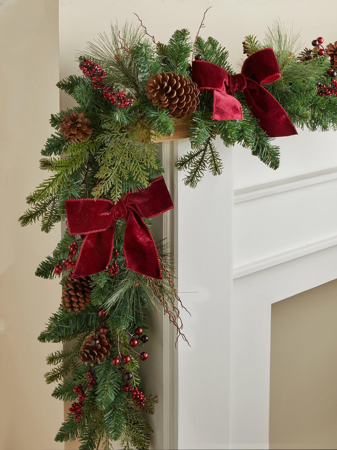 The Very Collection 180cm Pinecones And Red Berries Garland