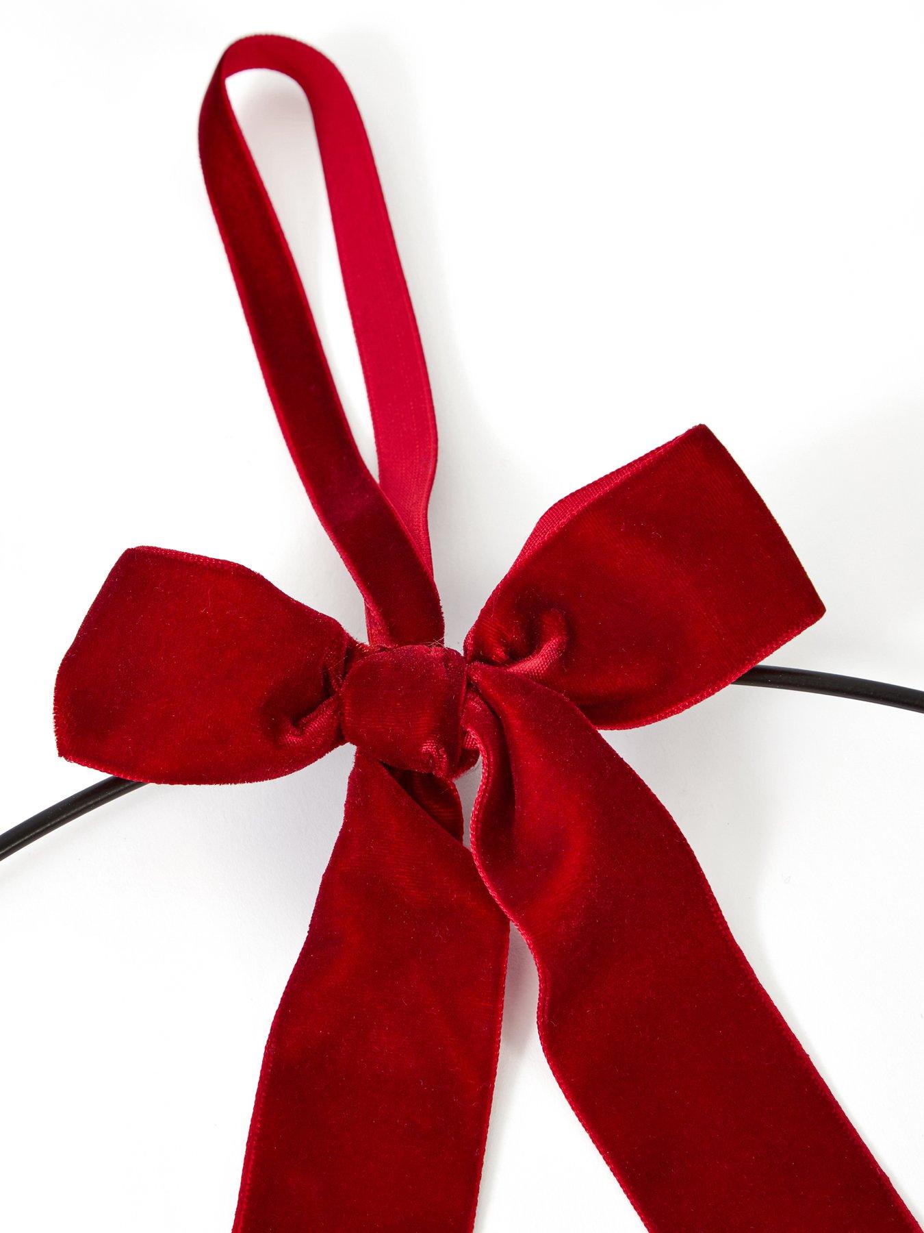 Image 4 of 4 of The Very Collection 54&nbsp;cm Half Wire Christmas&nbsp;Wreath with Bow
