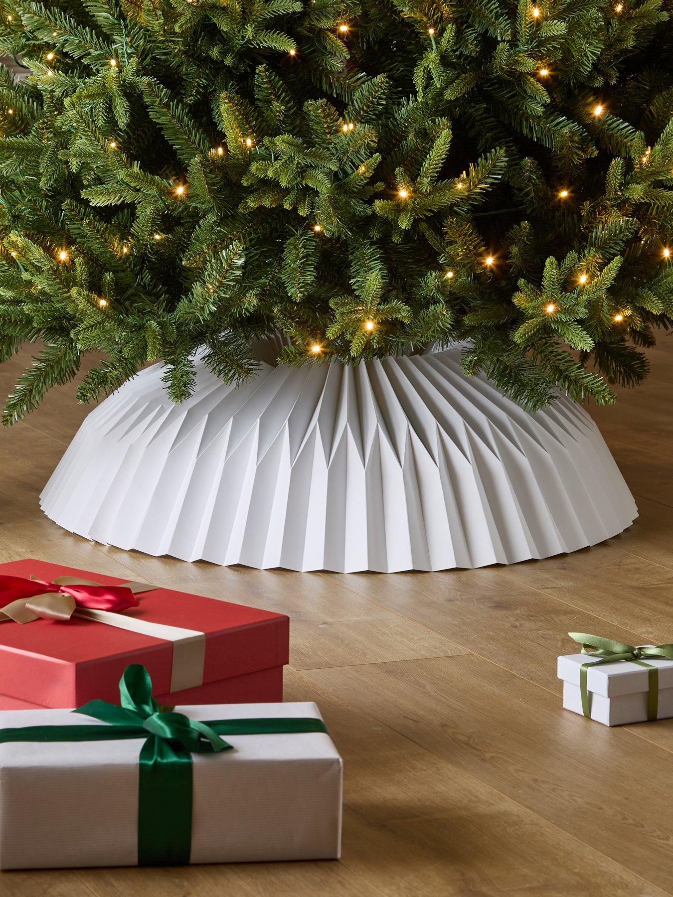 The Very Collection White Pleated Paper Tree Skirt