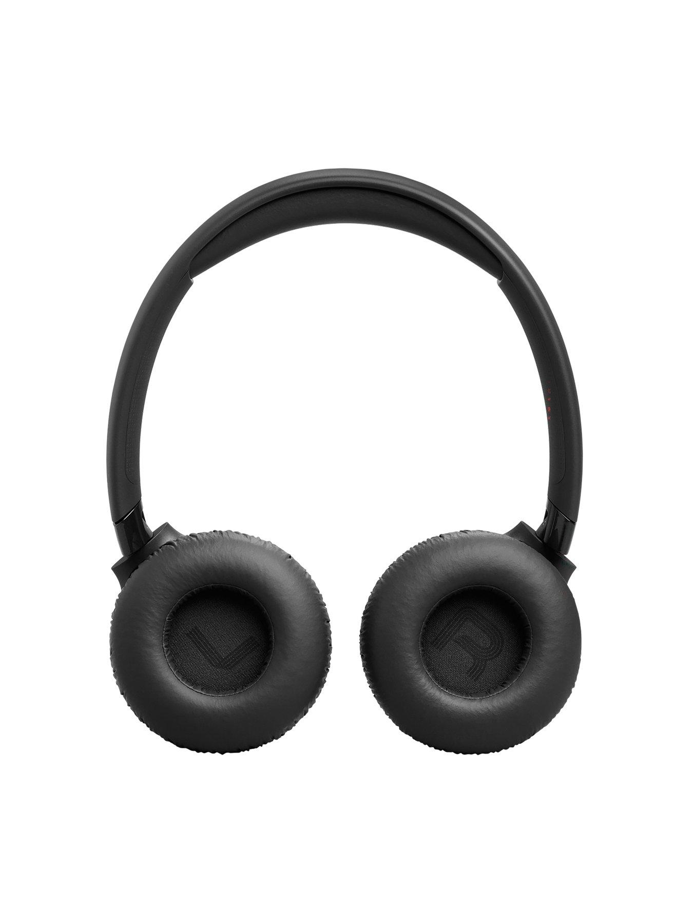 jbl-tune-680nc-over-ear-headphonesoutfit