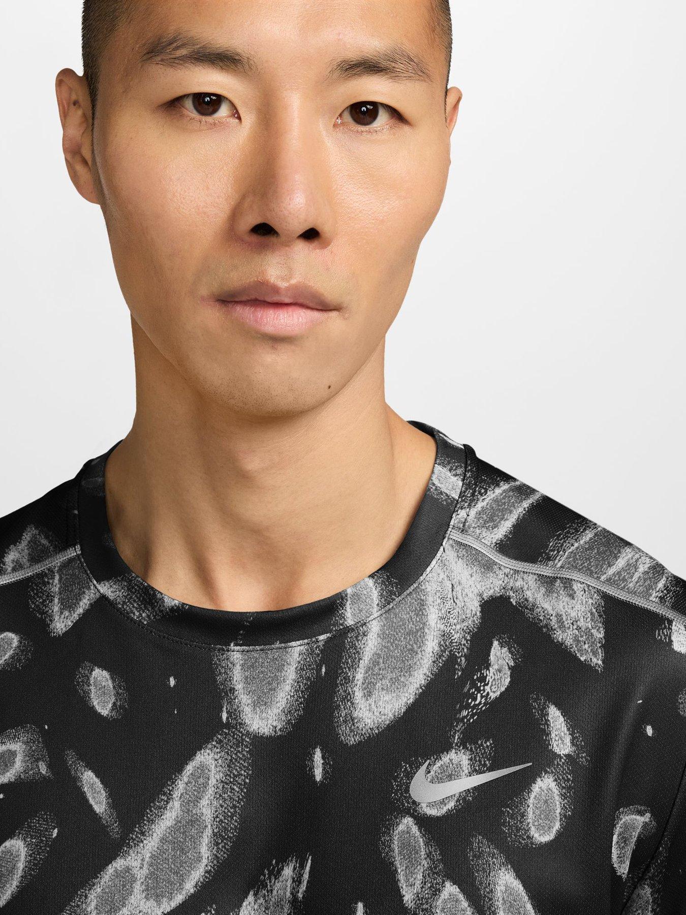 Image 3 of 3 of Nike Nike Mens Running Miler Dri-fit Uv Protection Short-sleeve Top - Black