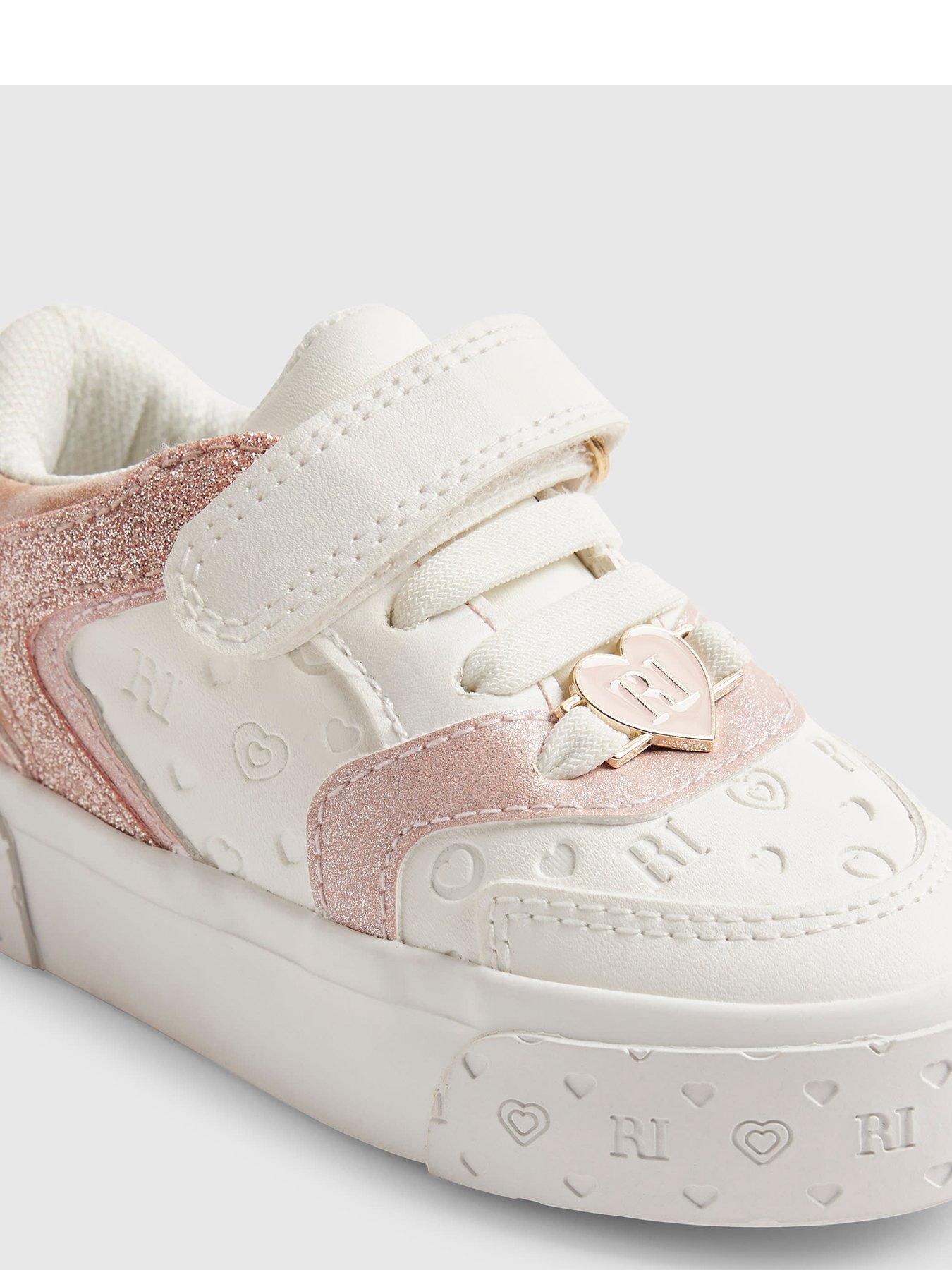 Image 4 of 5 of River Island Mini Mini Girls Monogram Glitter Trainers - White