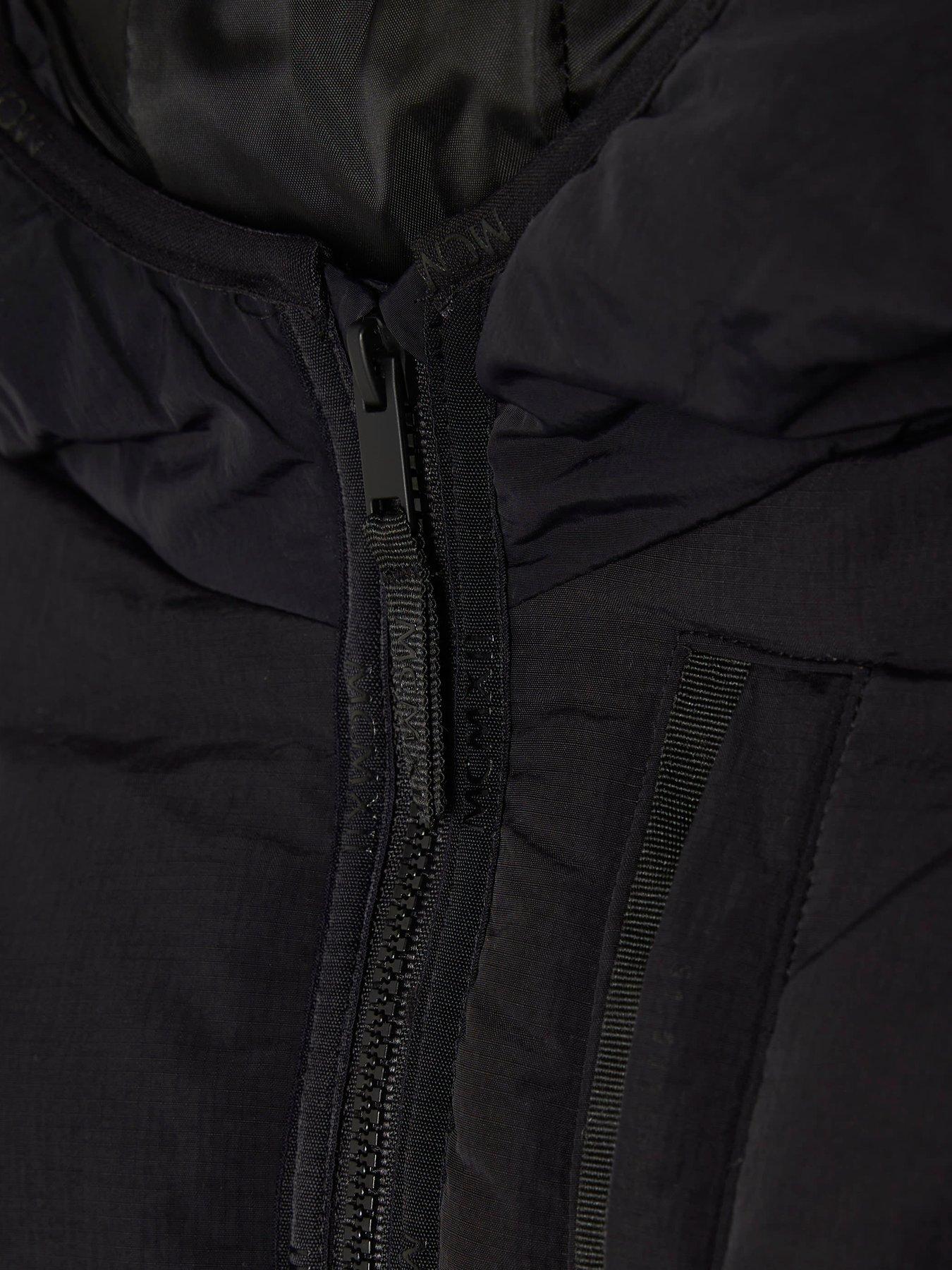 Image 4 of 4 of River Island Mini Boys Heavyweight Padded Jacket - Black