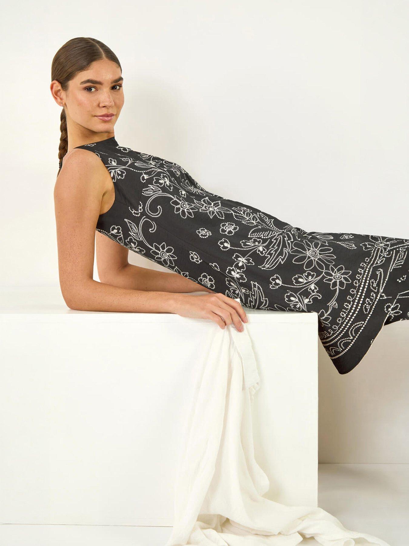roman-floral-motif-shift-dressfront
