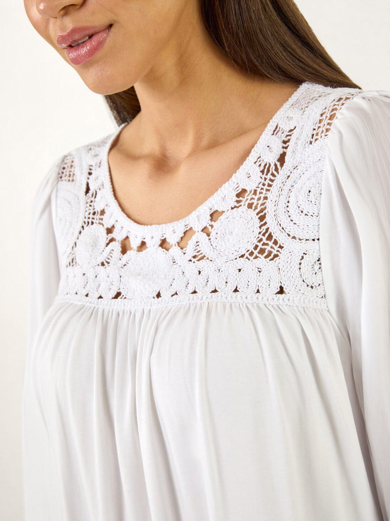 roman-crochet-panel-stretch-topoutfit
