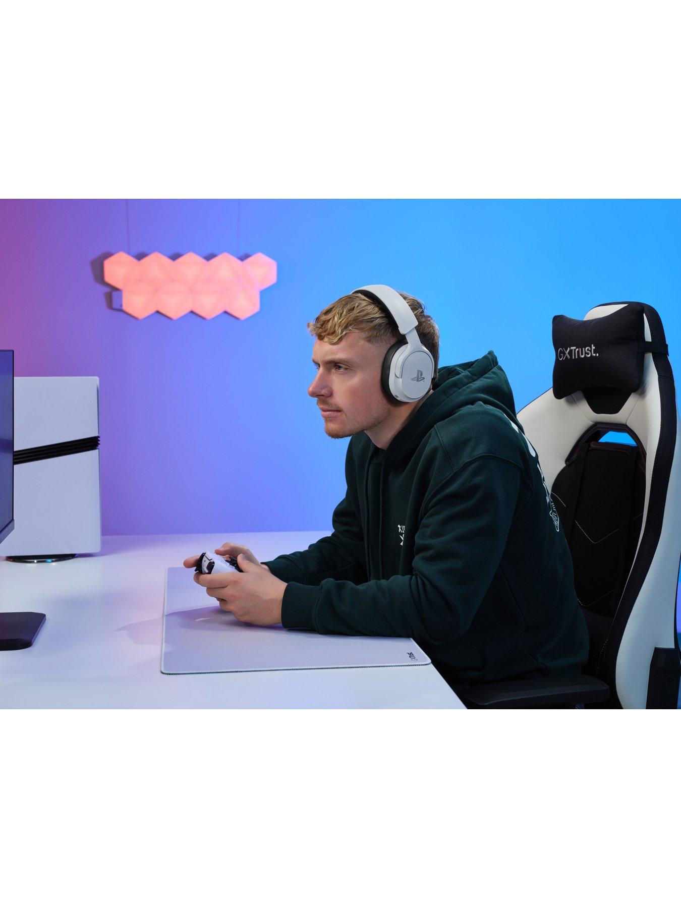Image 7 of 8 of Trust GXT499W Forta Wireless Gaming Headset for PS5 - White