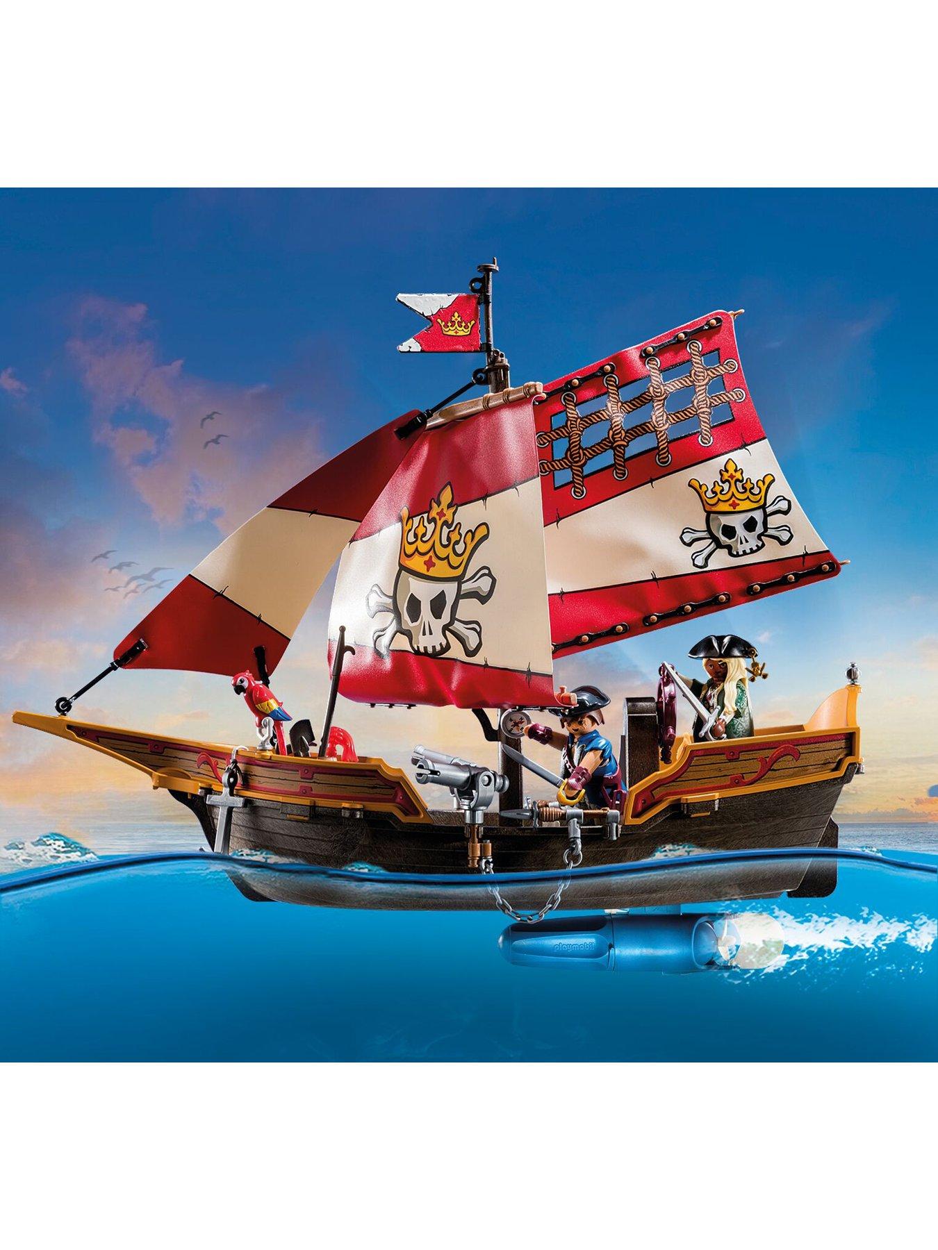 playmobil-pirate-ship-71418outfit